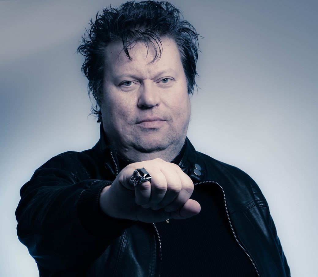 INFINITE VISIONS – La nueva banda de Timo Tolkki se separa sin haber publicado su debut, pero hay novedades con dicho material. Planes de futuro. ¿Por qué no continúa como Infinite Vision?