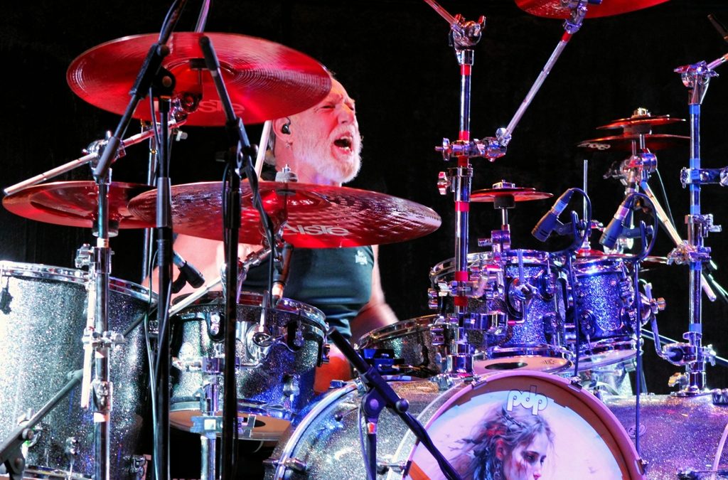 AVALANCH – MIKE TERRANA deja el grupo. Ya hay sustituto