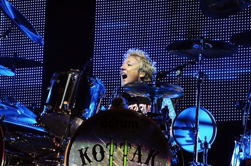 Fallece JAMES KOTTAK, ex batería Kingdom Come, Scorpions….