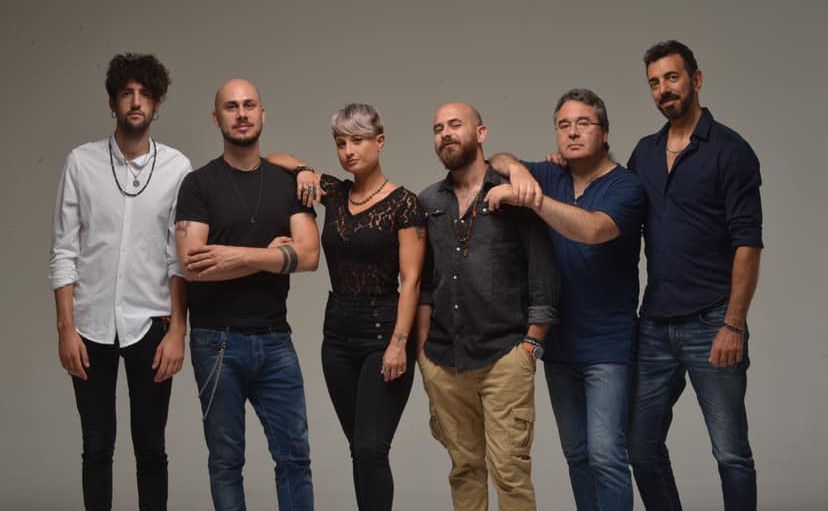 MIKE DELLA BELLA – El proyecto melódico del músicos italiano tendrá publicado su segundo LP en marzo