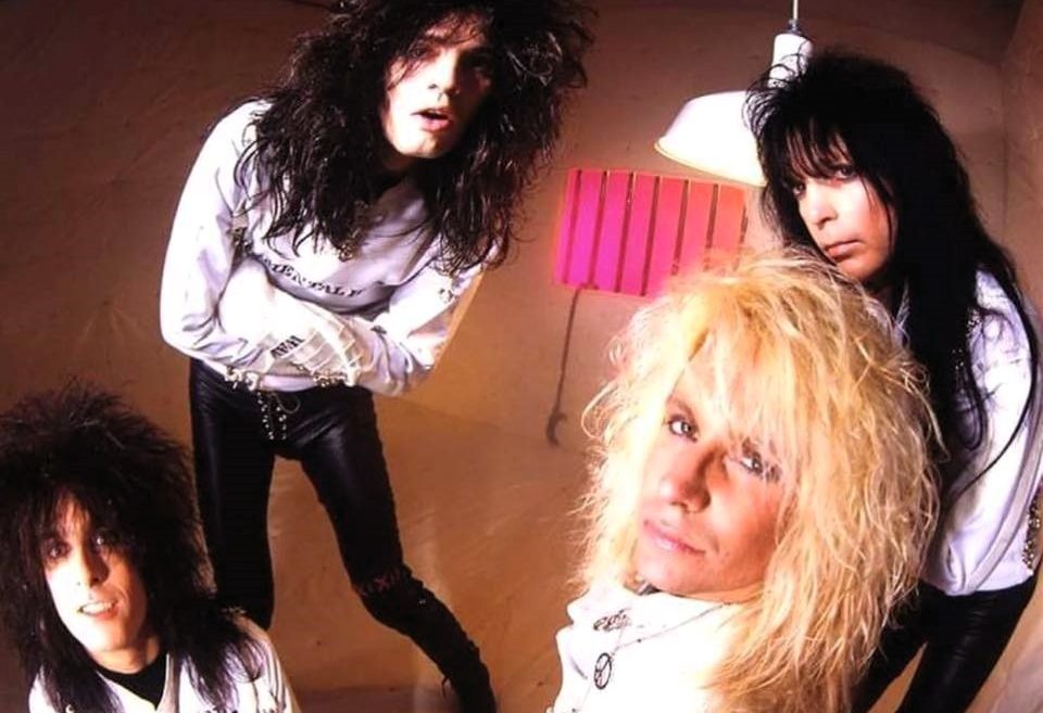 MOTLEY CRUE – Edición deluxe en el 35 Aniversario del LP “Dr. Feelgood” con muchos extras.