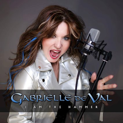 Crítica GABRIELLE de VAL “I Am The Hammer”